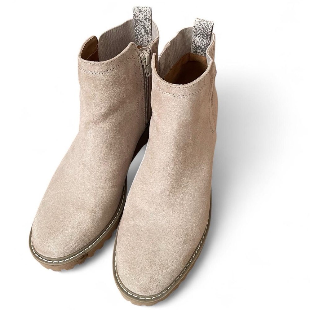 Universal Thread Light Taupe Platform Lug Sole An… - image 1